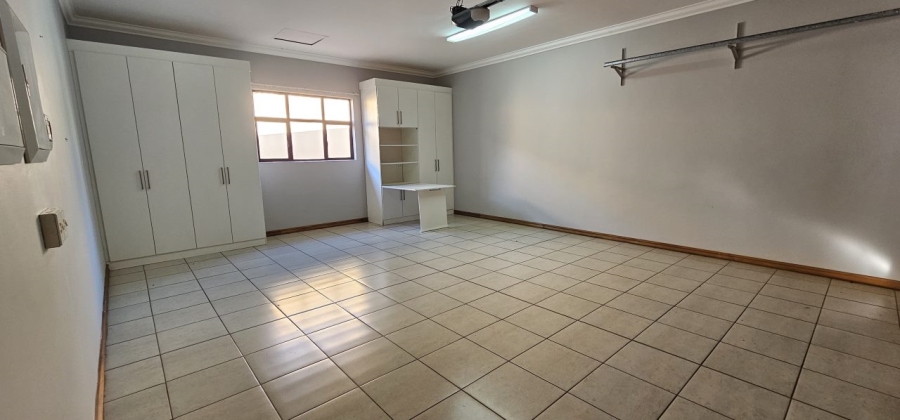 2 Bedroom Property for Sale in Xanadu North West